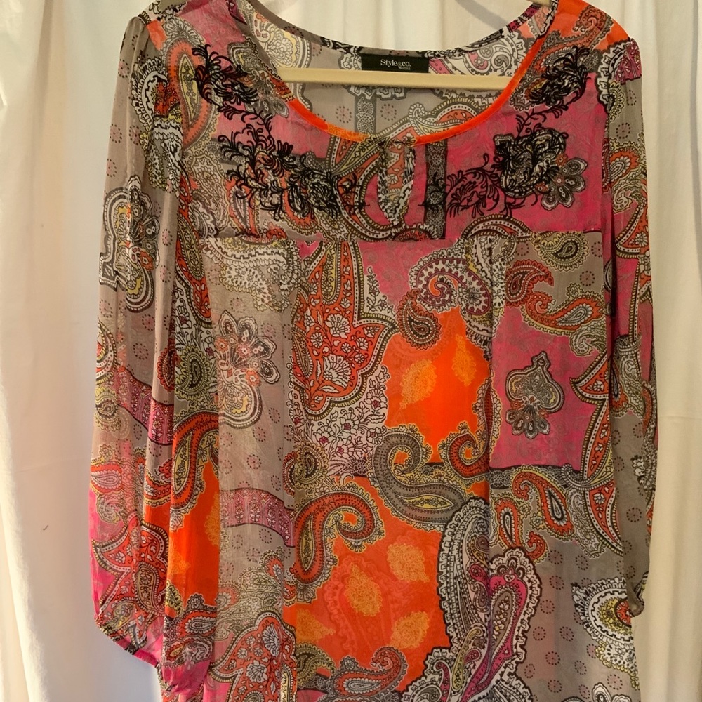 Sheer paisley blouse in orange/pink w/black embroidery.Round key whole n…
